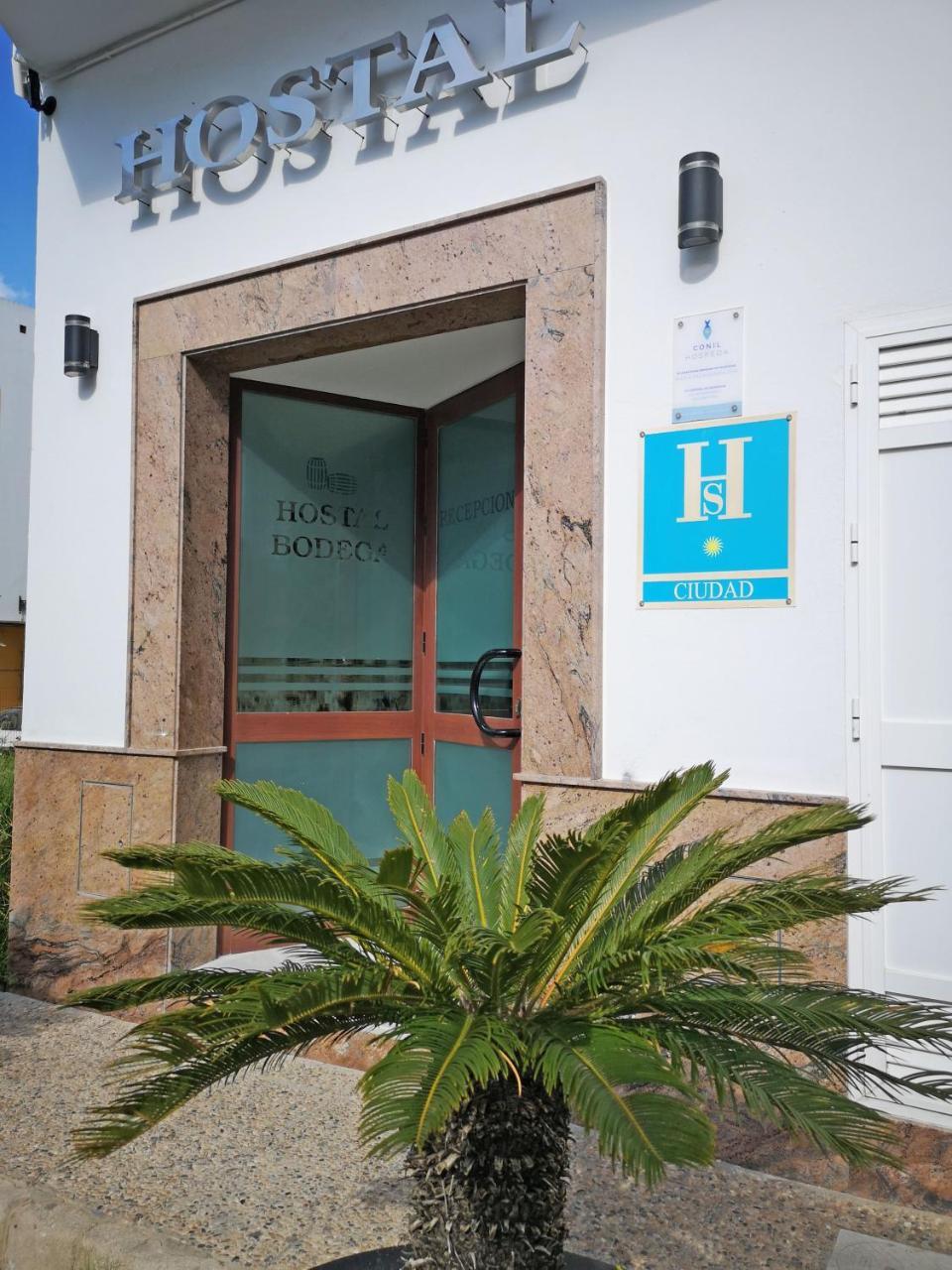 Hostal Bodega Conil De La Frontera Exterior photo