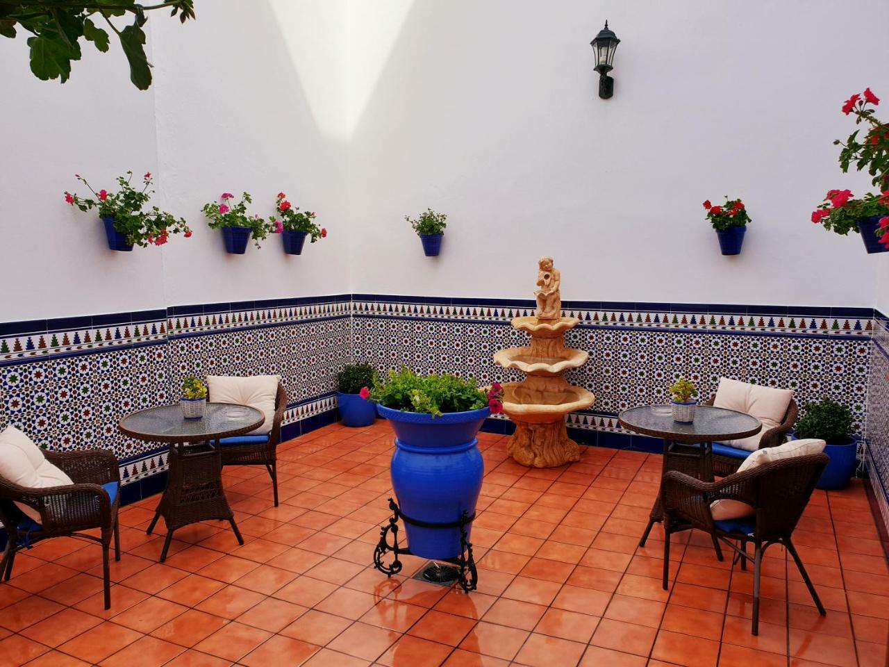 Hostal Bodega Conil De La Frontera Exterior photo